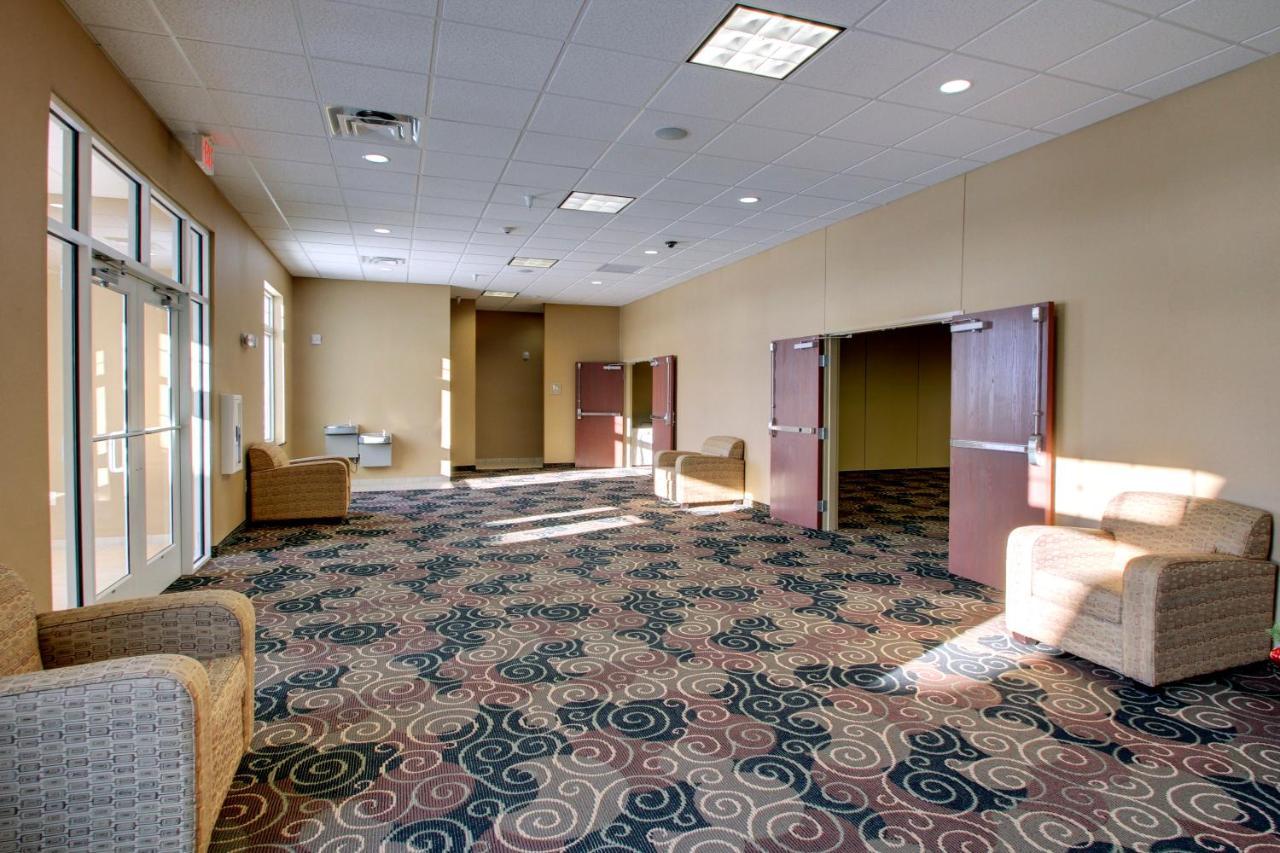 Cobblestone Inn & Suites - Bottineau Екстер'єр фото