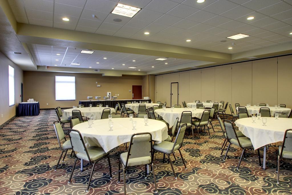 Cobblestone Inn & Suites - Bottineau Екстер'єр фото