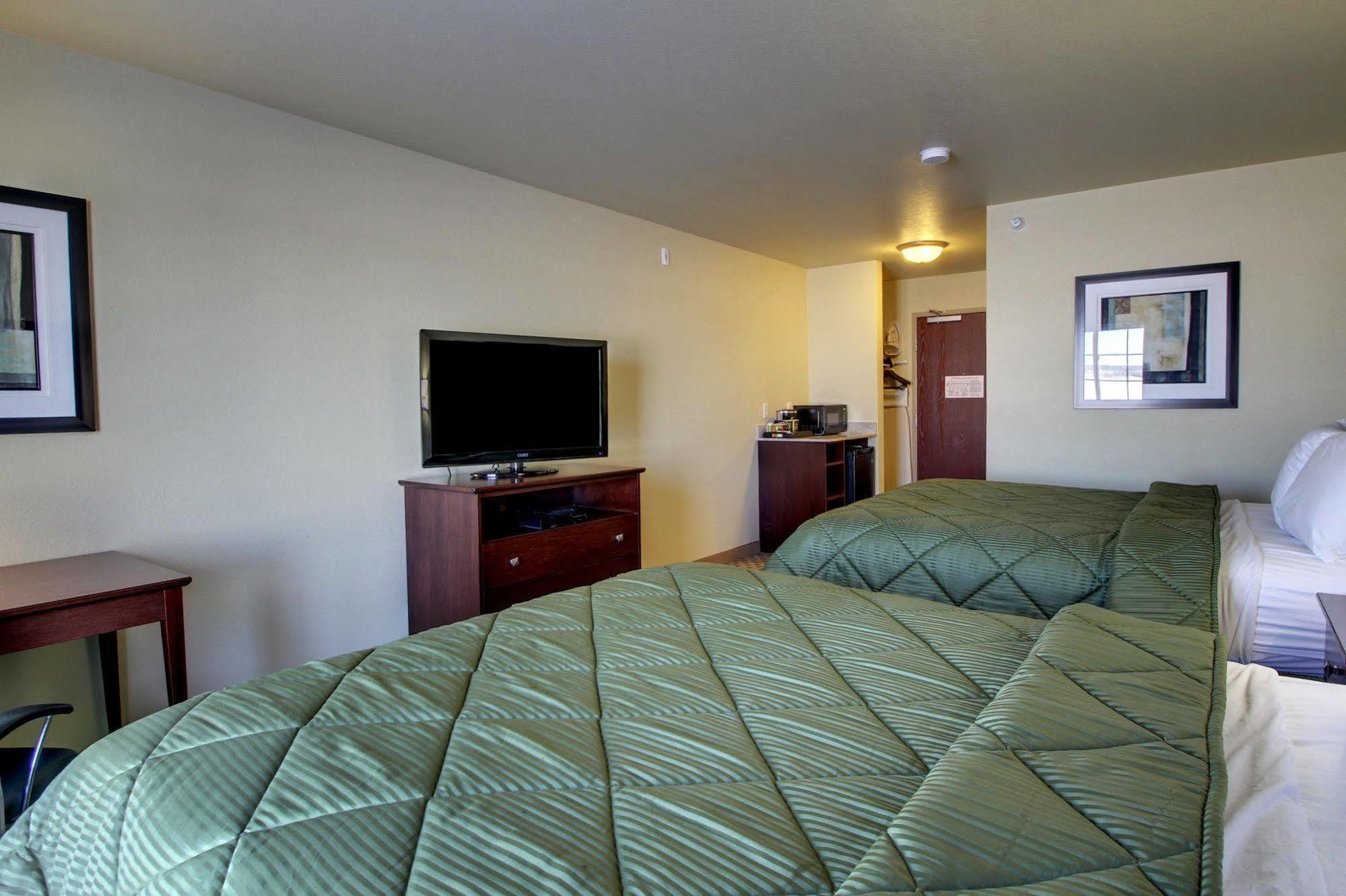 Cobblestone Inn & Suites - Bottineau Екстер'єр фото