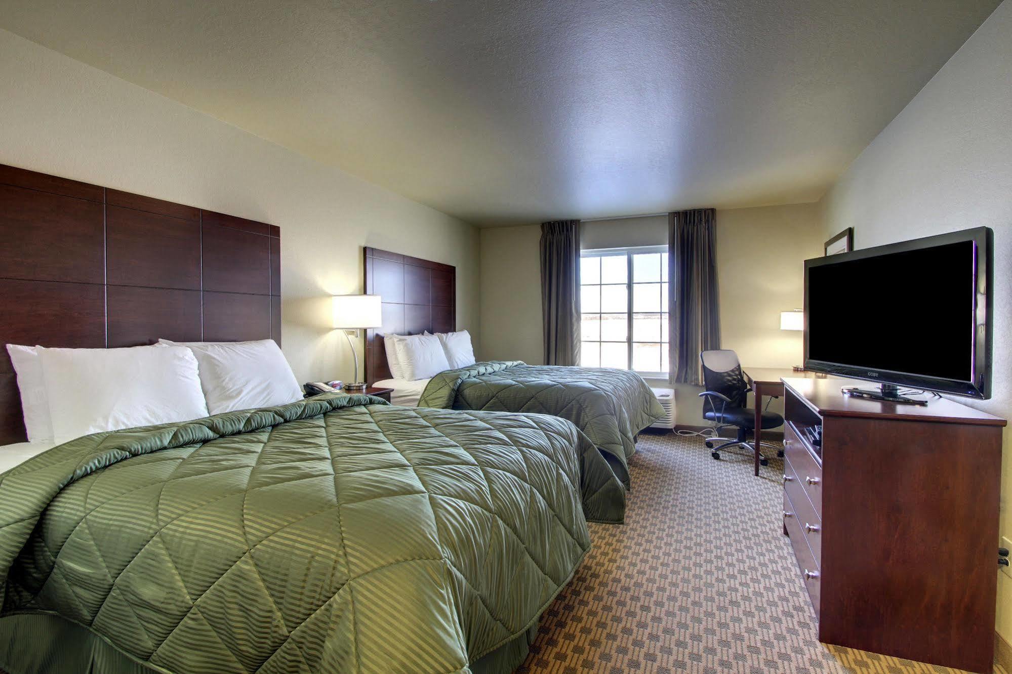 Cobblestone Inn & Suites - Bottineau Екстер'єр фото