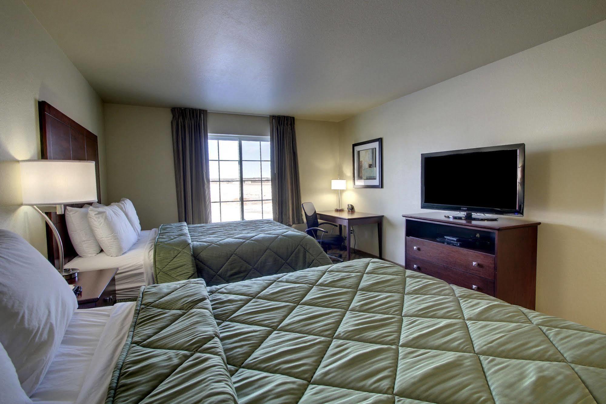 Cobblestone Inn & Suites - Bottineau Екстер'єр фото