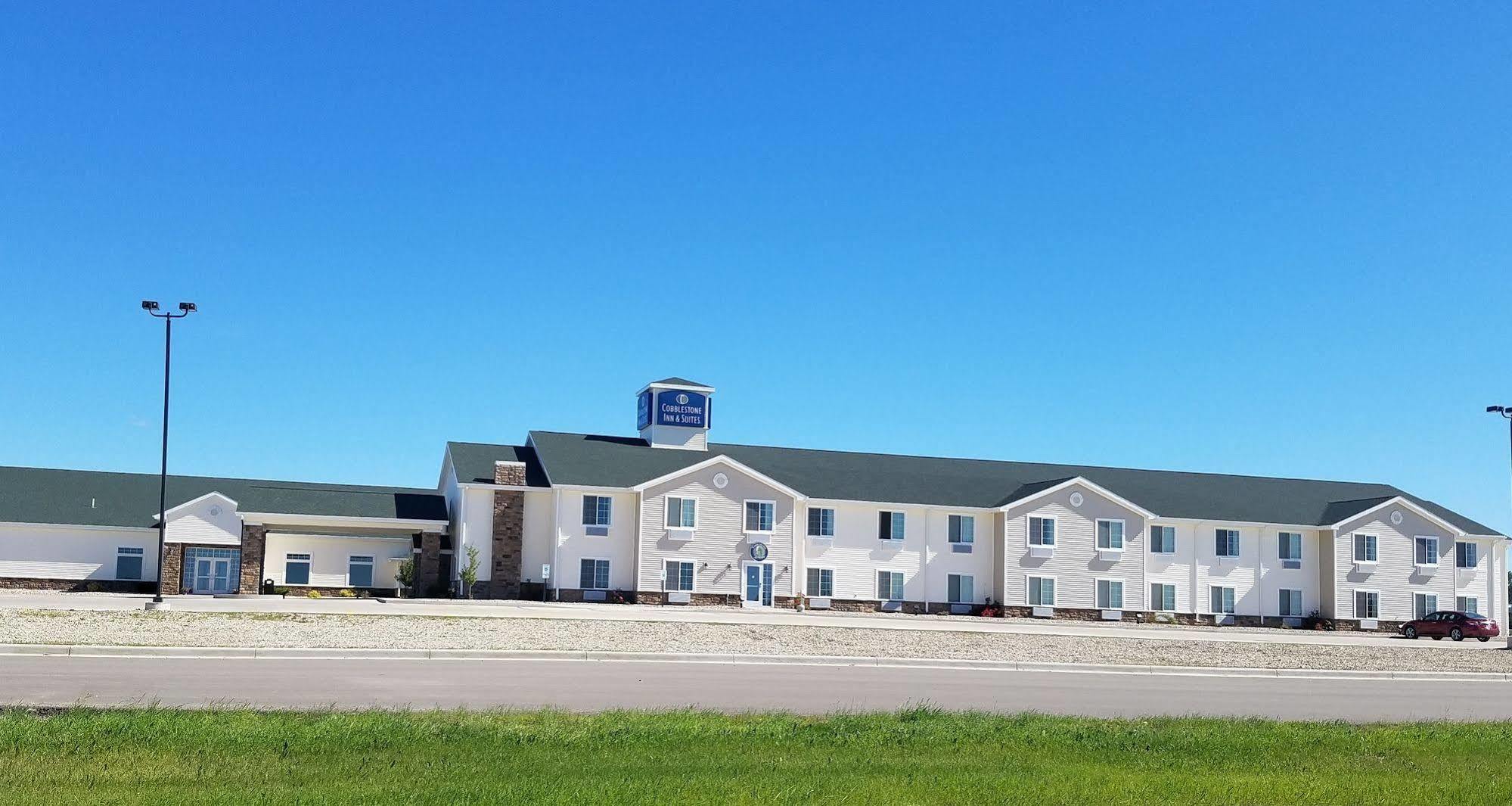 Cobblestone Inn & Suites - Bottineau Екстер'єр фото